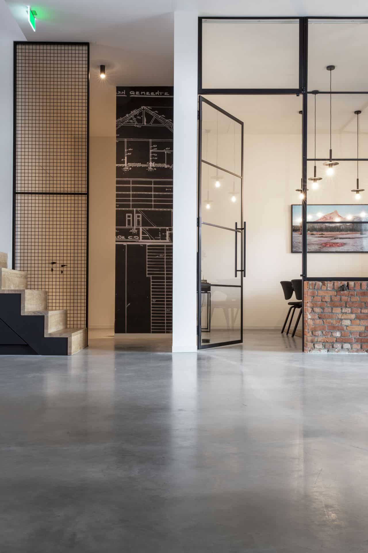 Betonnen bedrijfsvloer, kantoorvloer, vloer kantoor